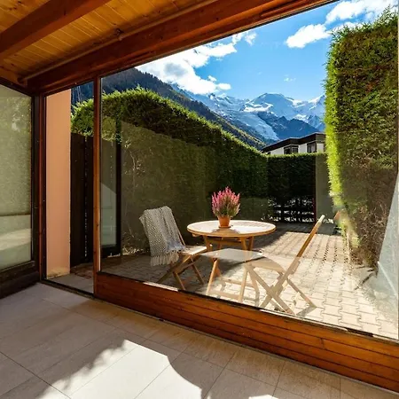 Apartment Centre - Sophisticated 2-bedroom Duplex Chamonix