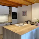 Lägenhet Centre - Sophisticated 2-bedroom Duplex *