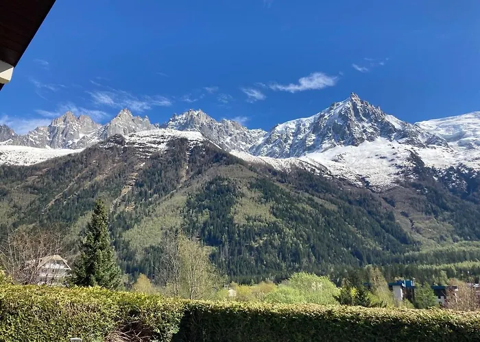 Centre - Sophisticated 2-bedroom Duplex Appartement *