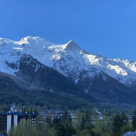 Centre - Sophisticated 2-bedroom Duplex Chamonix