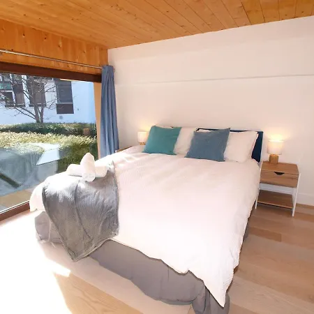 Centre - Sophisticated 2-bedroom Duplex Appartement