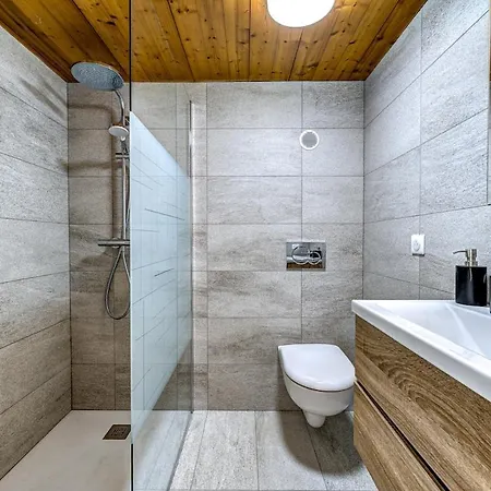 Centre - Sophisticated 2-bedroom Duplex