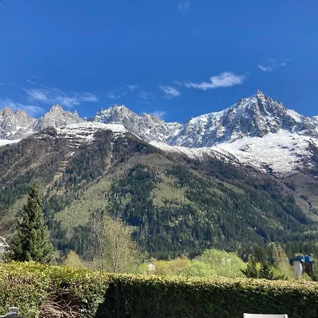 Centre - Sophisticated 2-bedroom Duplex Appartement *