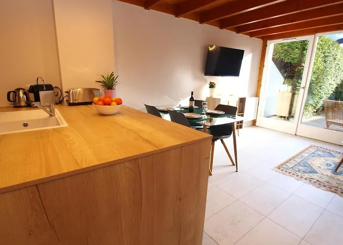 Centre - Sophisticated 2-bedroom Duplex Apartman *