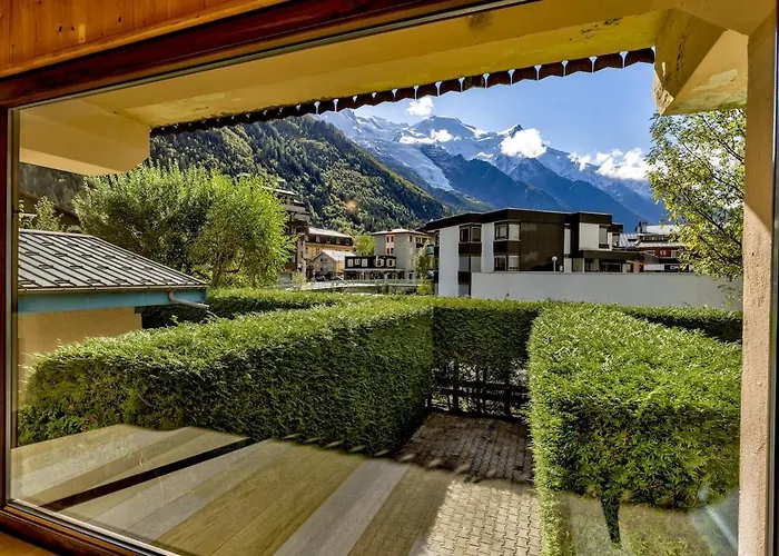 Centre - Sophisticated 2-bedroom Duplex Apartman