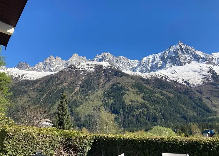 Centre - Sophisticated 2-bedroom Duplex